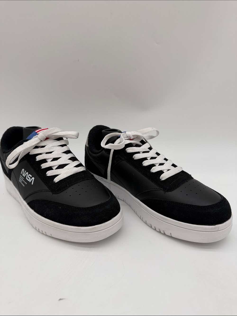 NASA Captain Capsule Black & White Suede Leather Women’s Size 9 Low-Top Sneaker - Picture 6 of 16